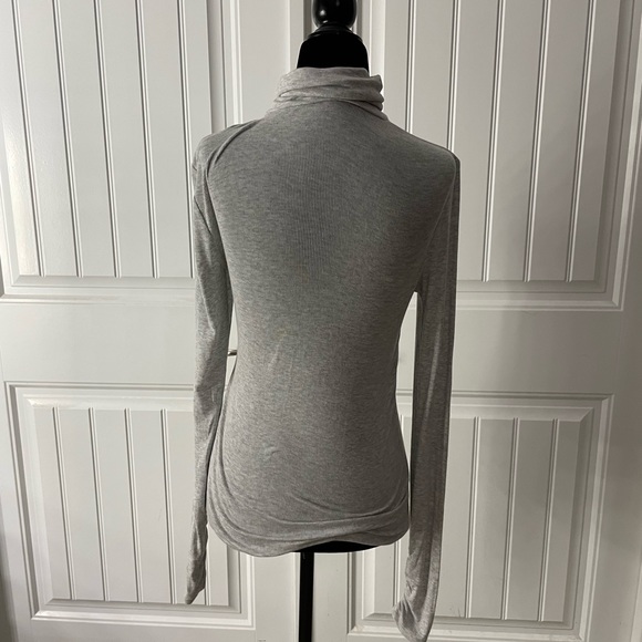 Grey turtle neck - Picture 3 of 4